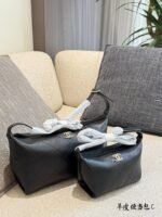Chanel 26P Black and Gold Lunch box Bag - 图片 5