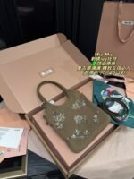 Miu Miu Embroidered Ivy Tote - 图片 3