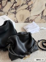Loewe Cowhide leather black - 图片 8