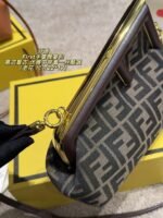 Fendi First clutch evening bag monogram - 图片 6